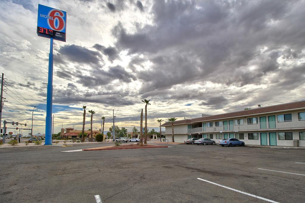 Budgetel Inn&Suites Yuma Exterior foto